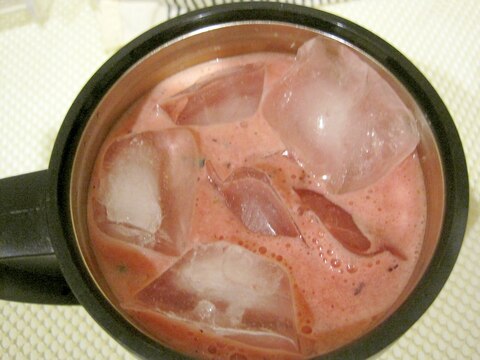 苺とブルーベリーのカルピスジュース